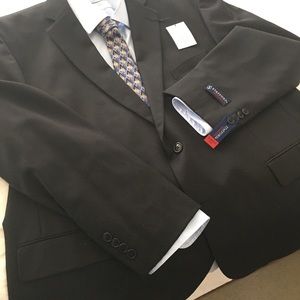 Mens suit 50R (Brand new Black two-piece suit)